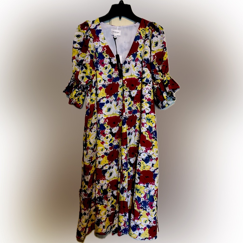 NWT 🌺 WHO WHAT WEAR Collection 🌺 Midi dress 🌺 size medium